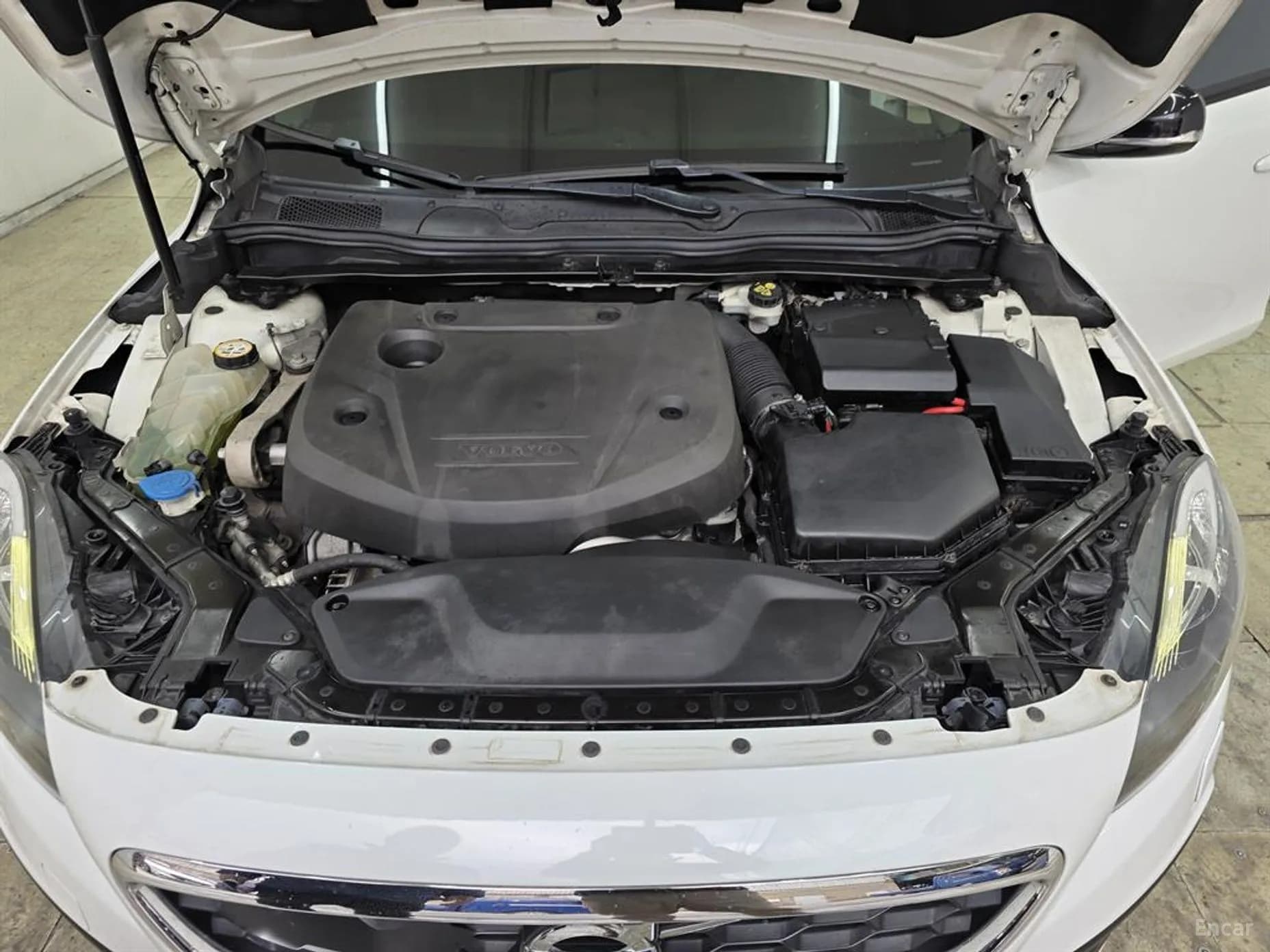 V40 Cross Country