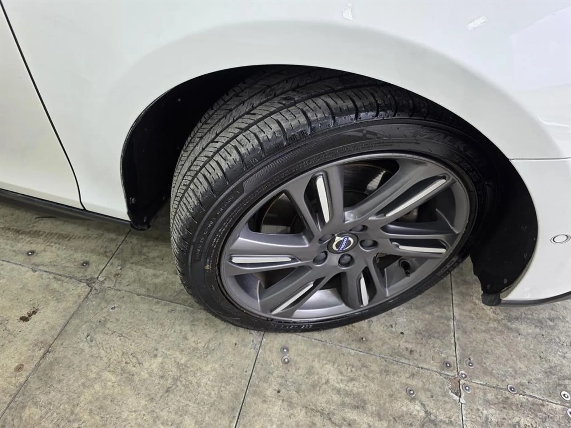 V40 Cross Country