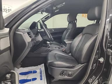 Rexton Sports Khan