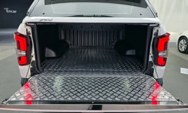 Rexton Sports Khan