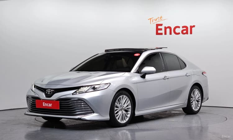 Camry (XV70)