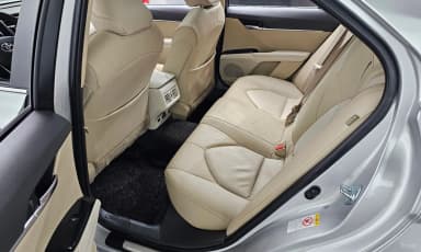 Camry (XV70)