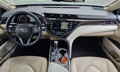 Camry (XV70)