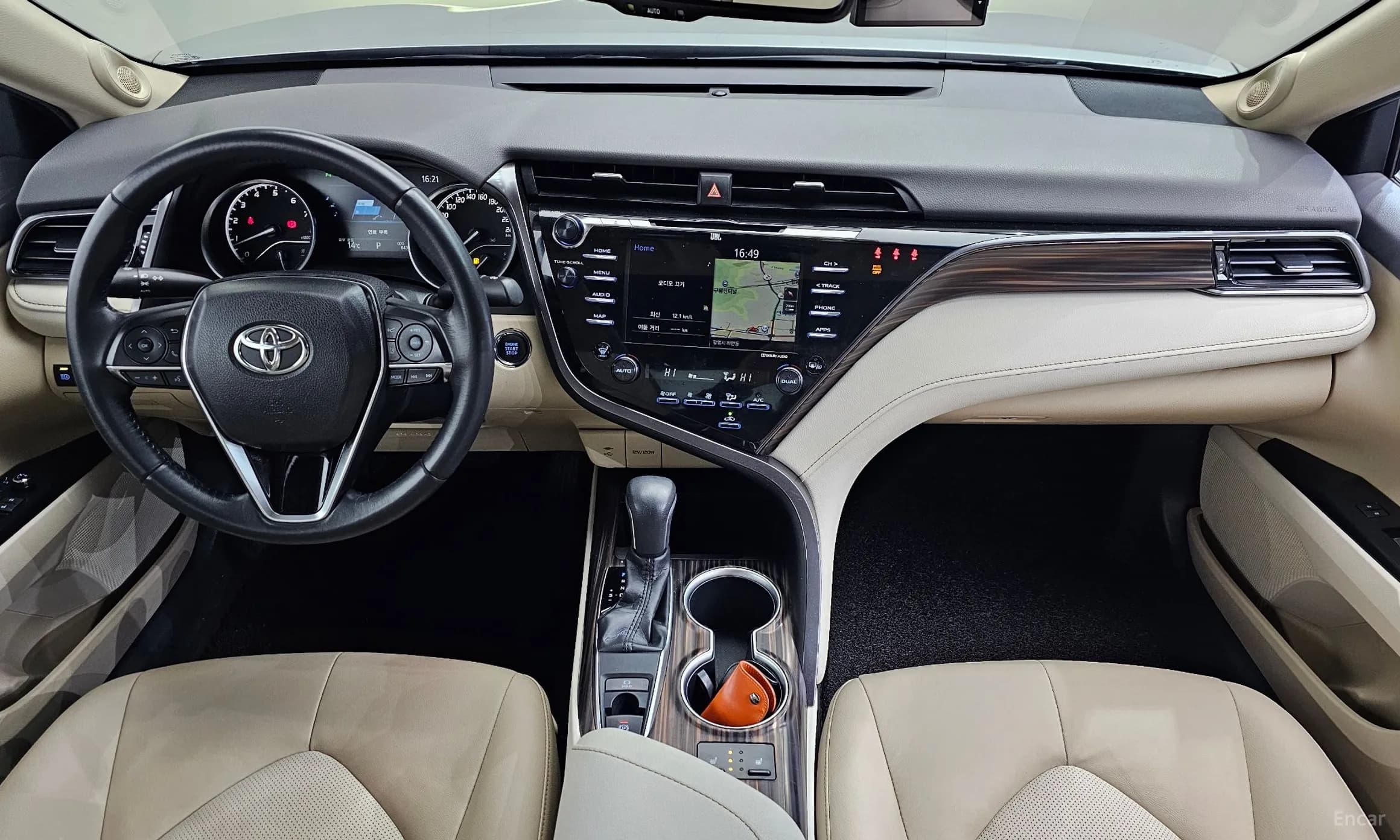 Camry (XV70)