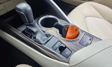 Camry (XV70)