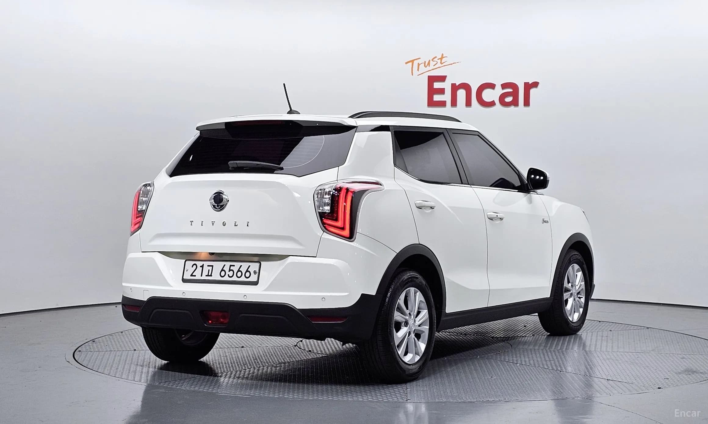 Berry New Tivoli