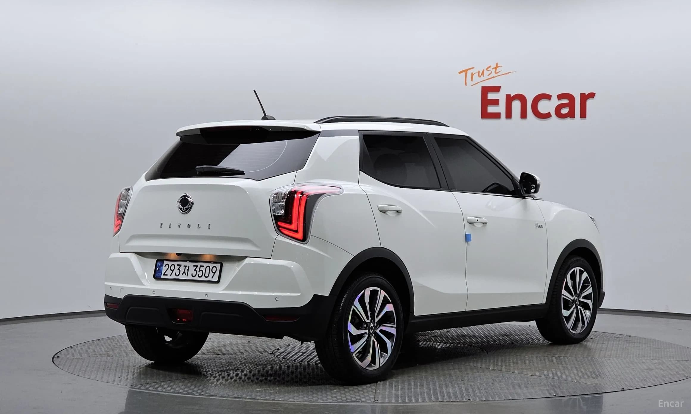 Berry New Tivoli