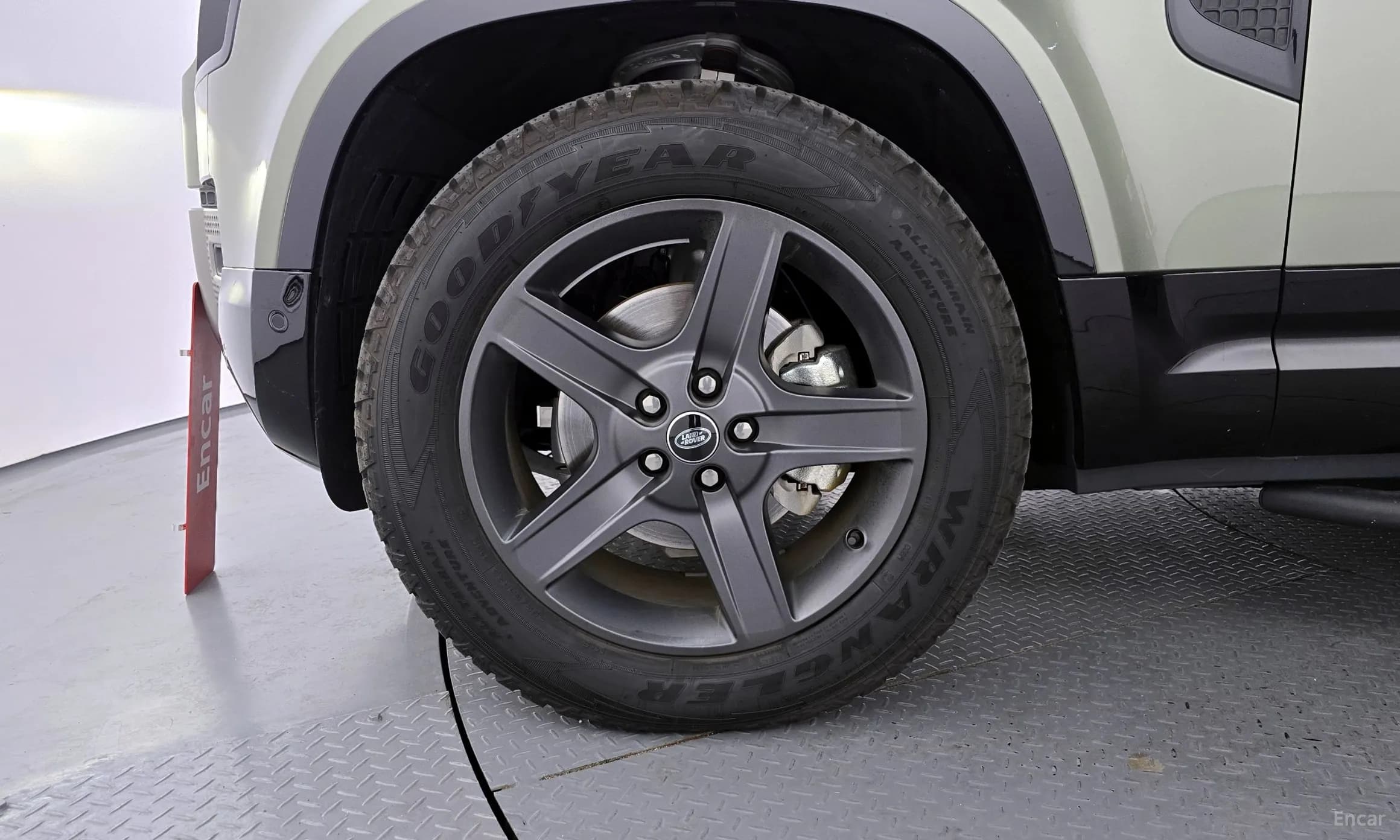 Defender (L663)