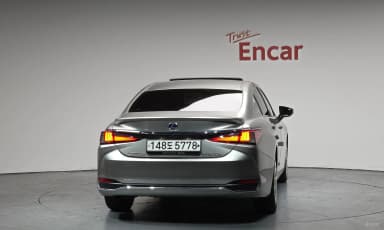 ES300h 7th Generation