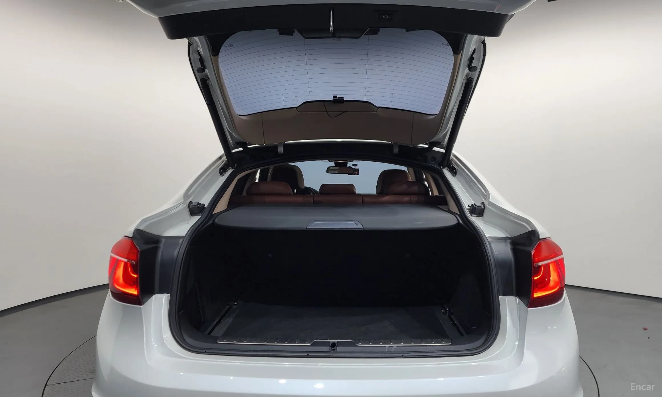 X6 (F16)
