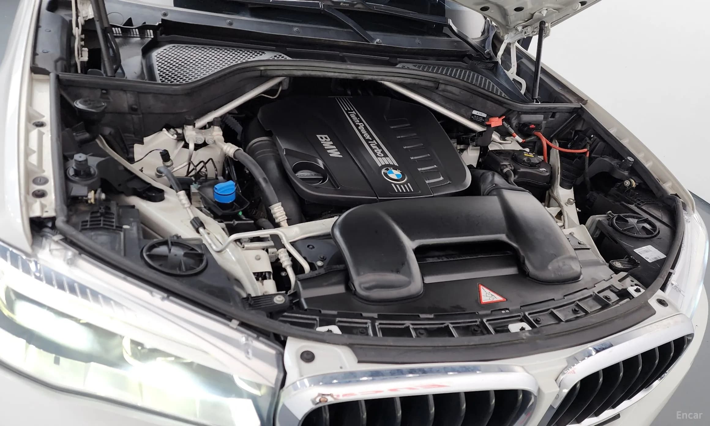 X6 (F16)