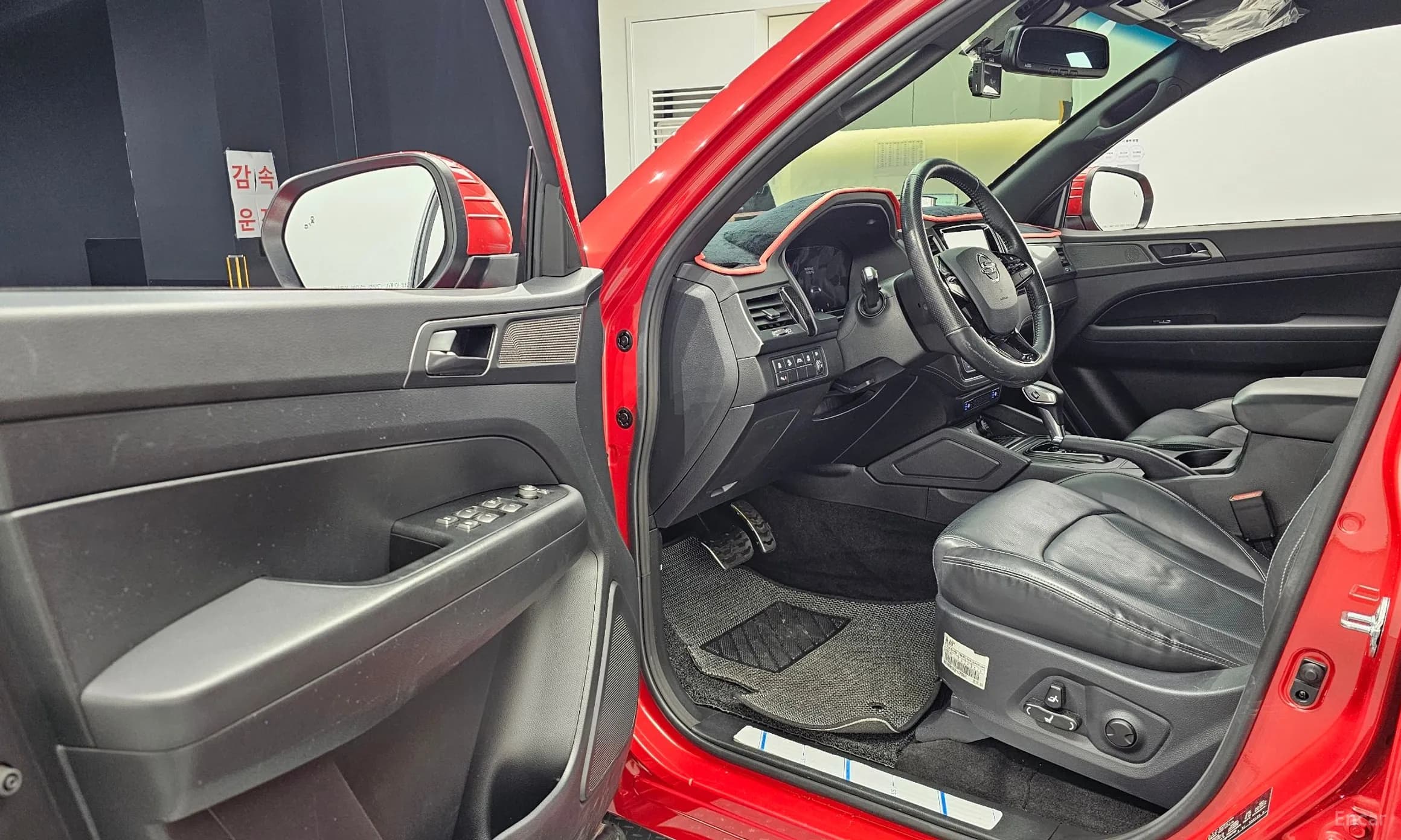 Rexton Sports Khan