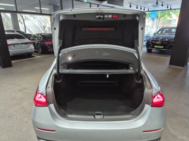 E-Class W214