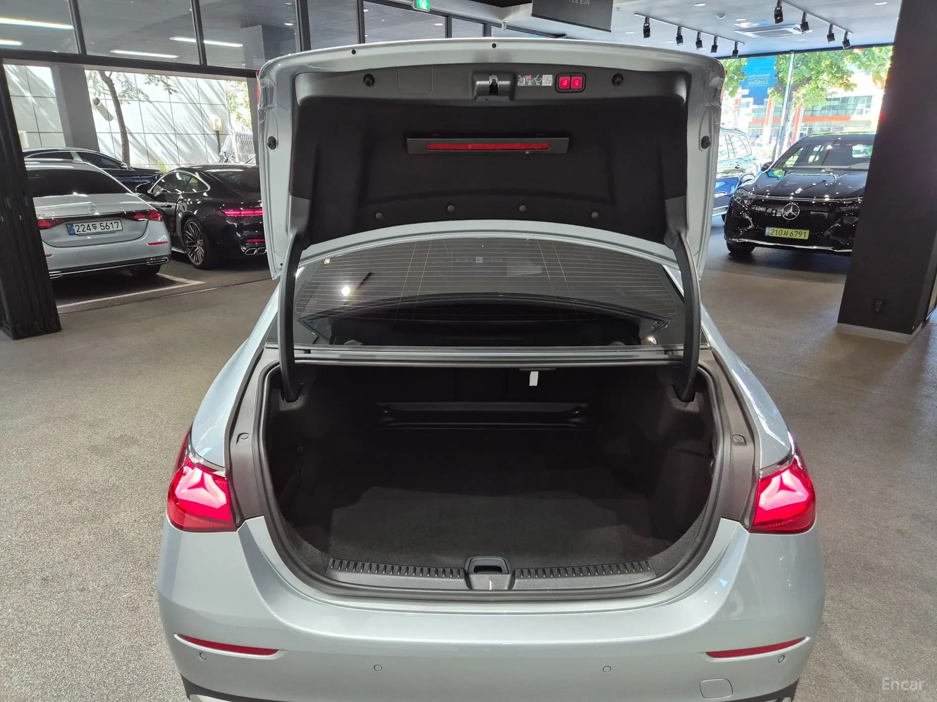 E-Class W214
