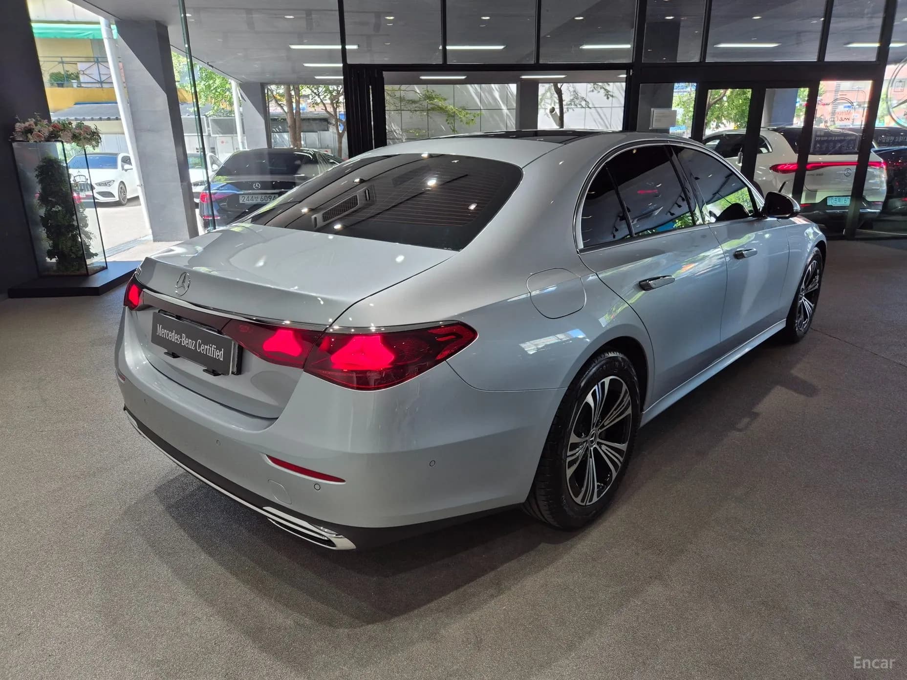 E-Class W214