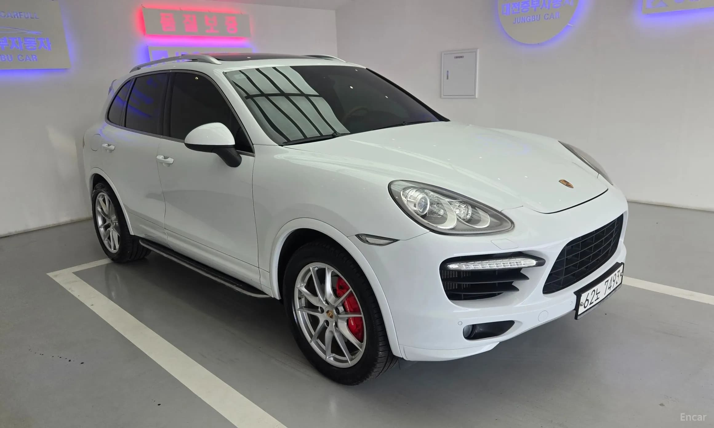 New Cayenne