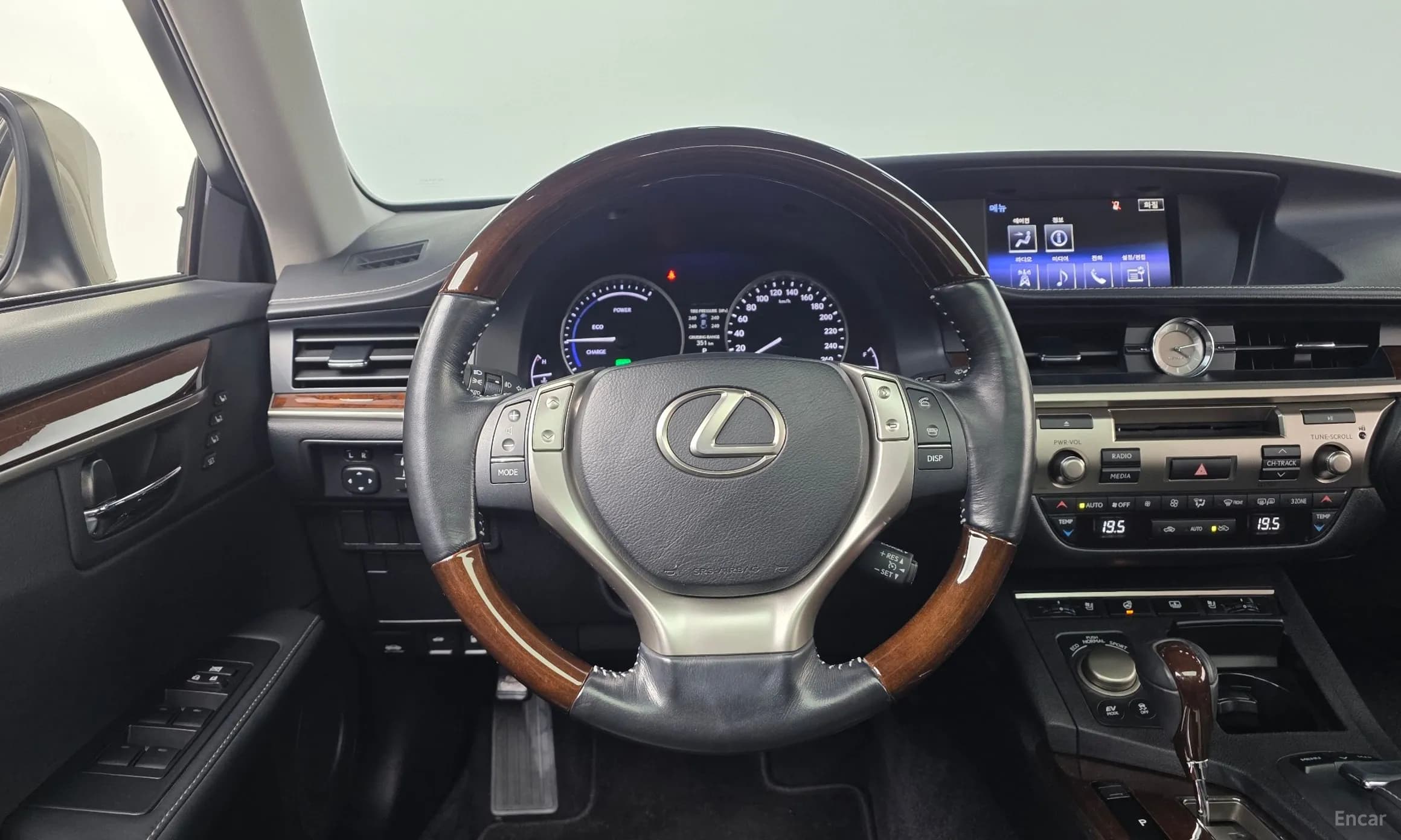 New ES300h