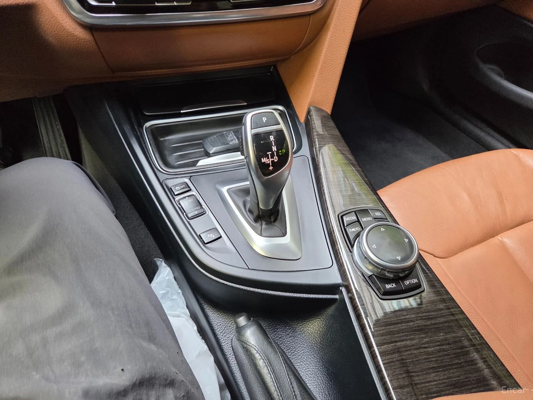 Series 4 (F32)