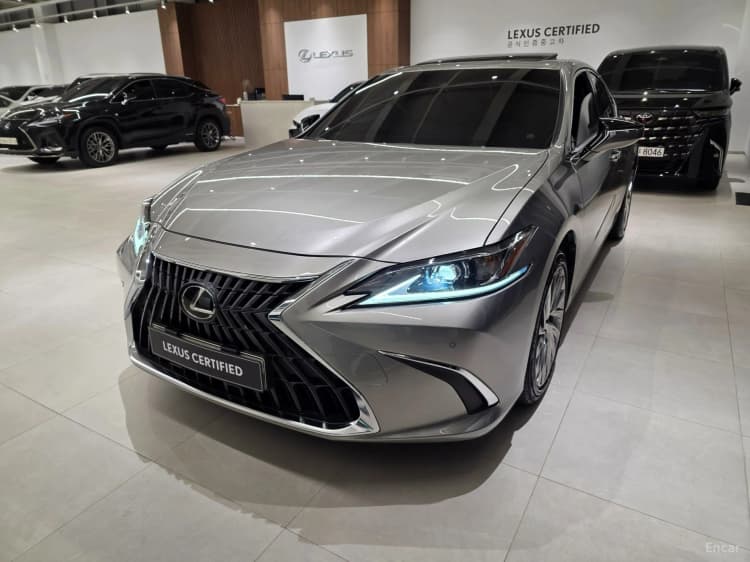 ES300h 7th Generation