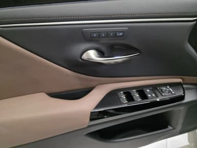 ES300h 7th Generation
