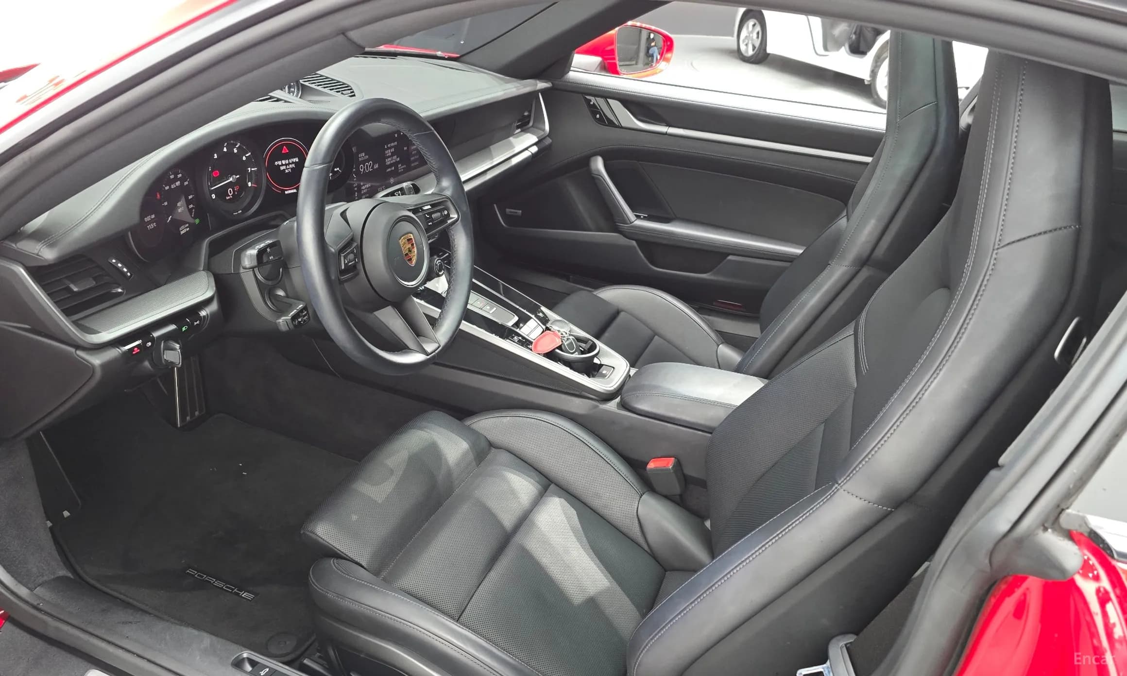 911 (992)