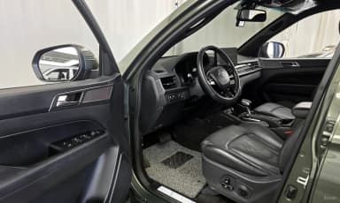 Rexton Sports Khan