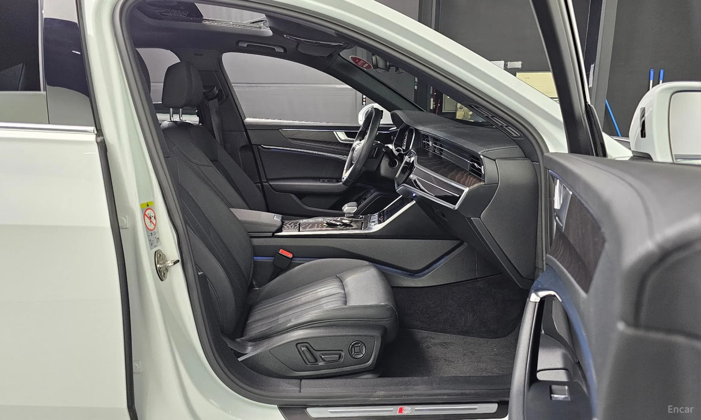 A6 (C8)