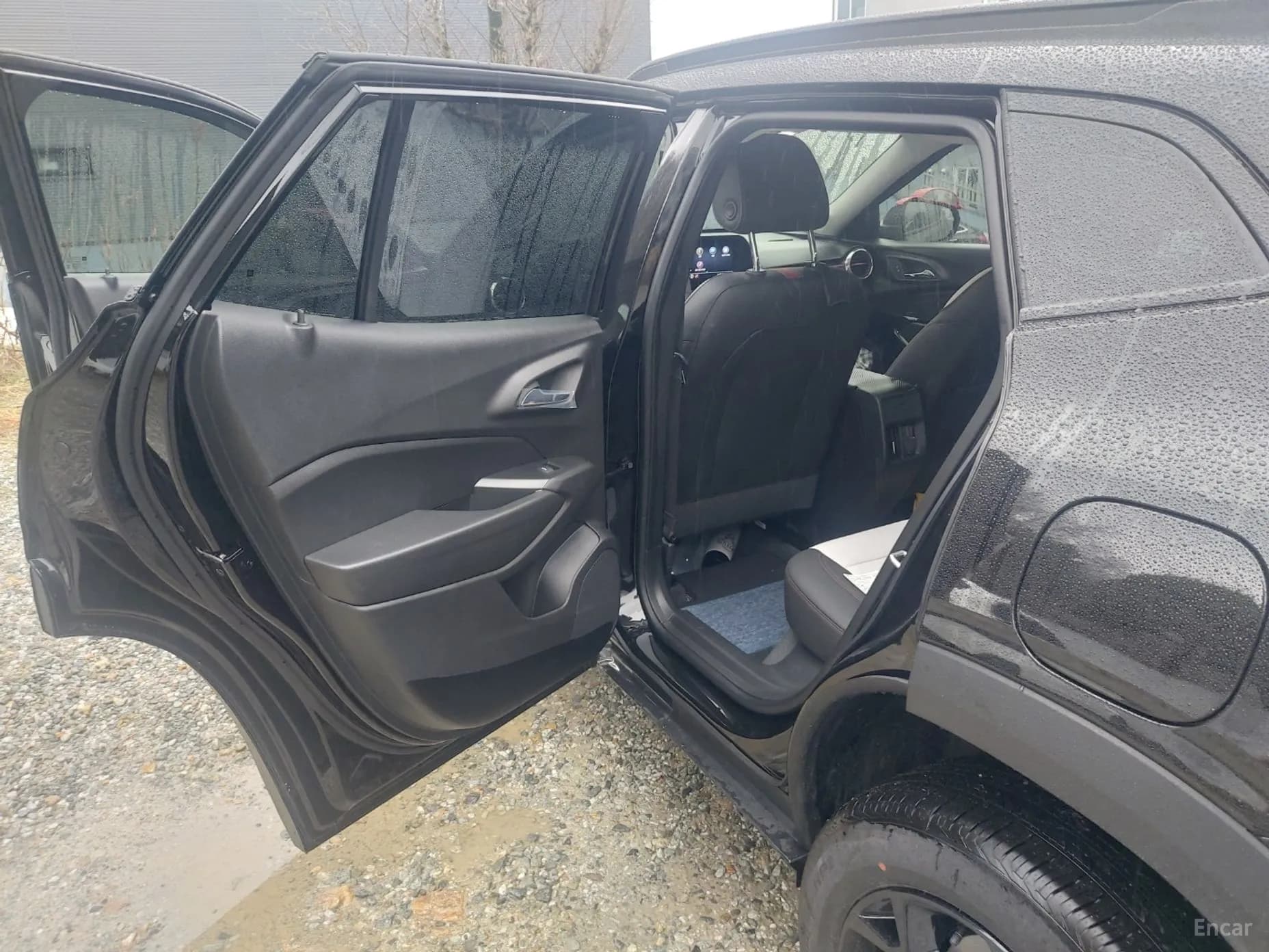 Trax Crossover