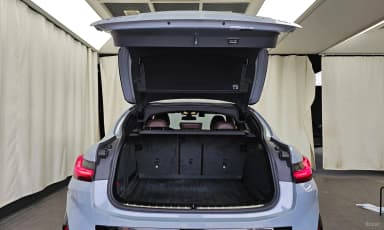 X4 (G02)