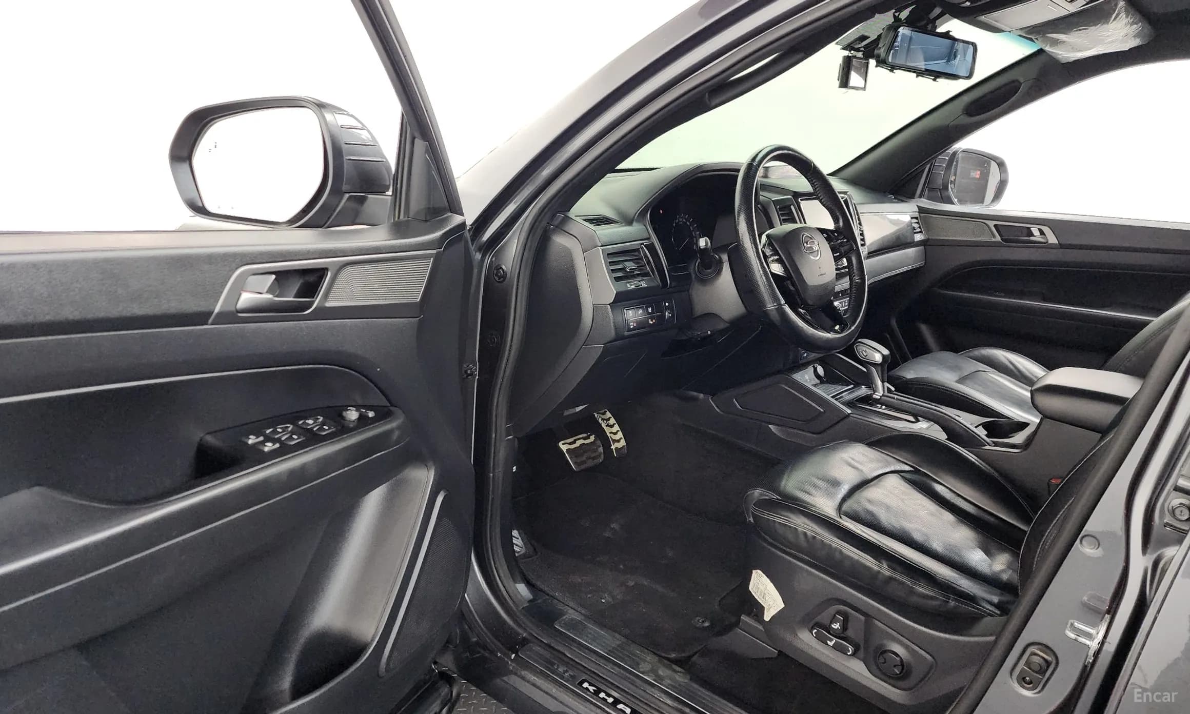 Rexton Sports Khan