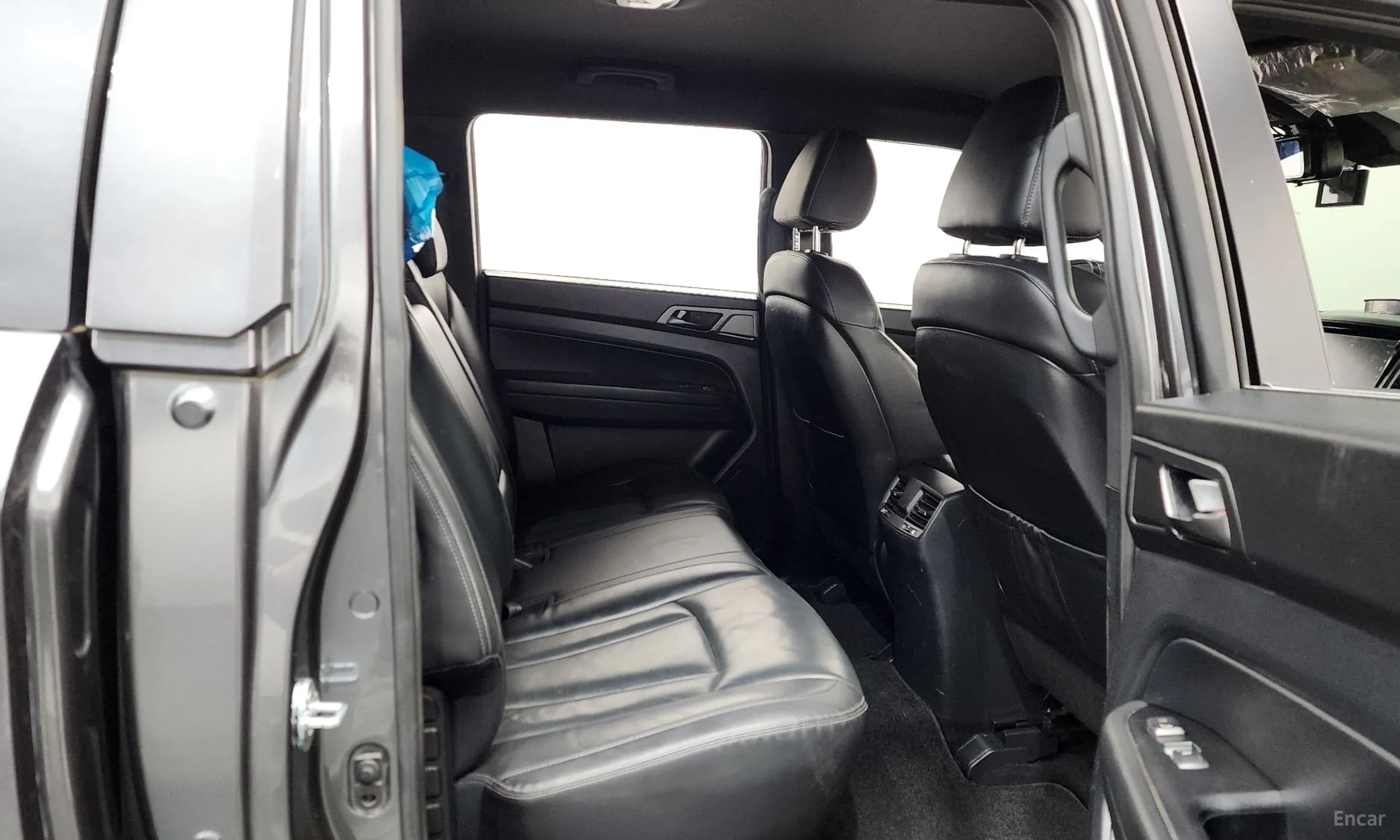 Rexton Sports Khan