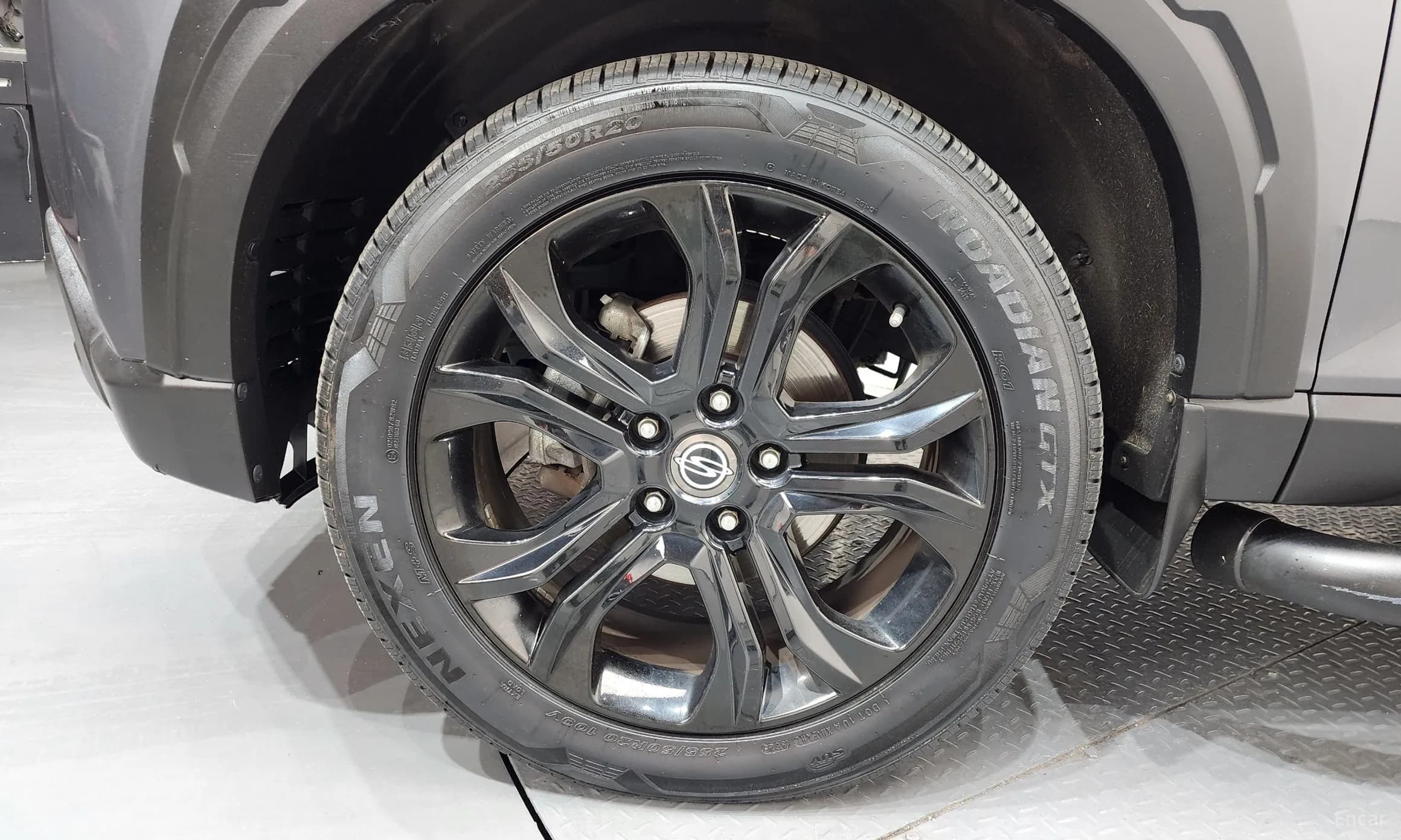Rexton Sports Khan