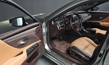 ES300h 7th Generation