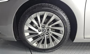 ES300h 7th Generation