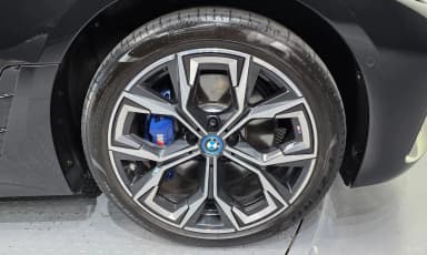 i4