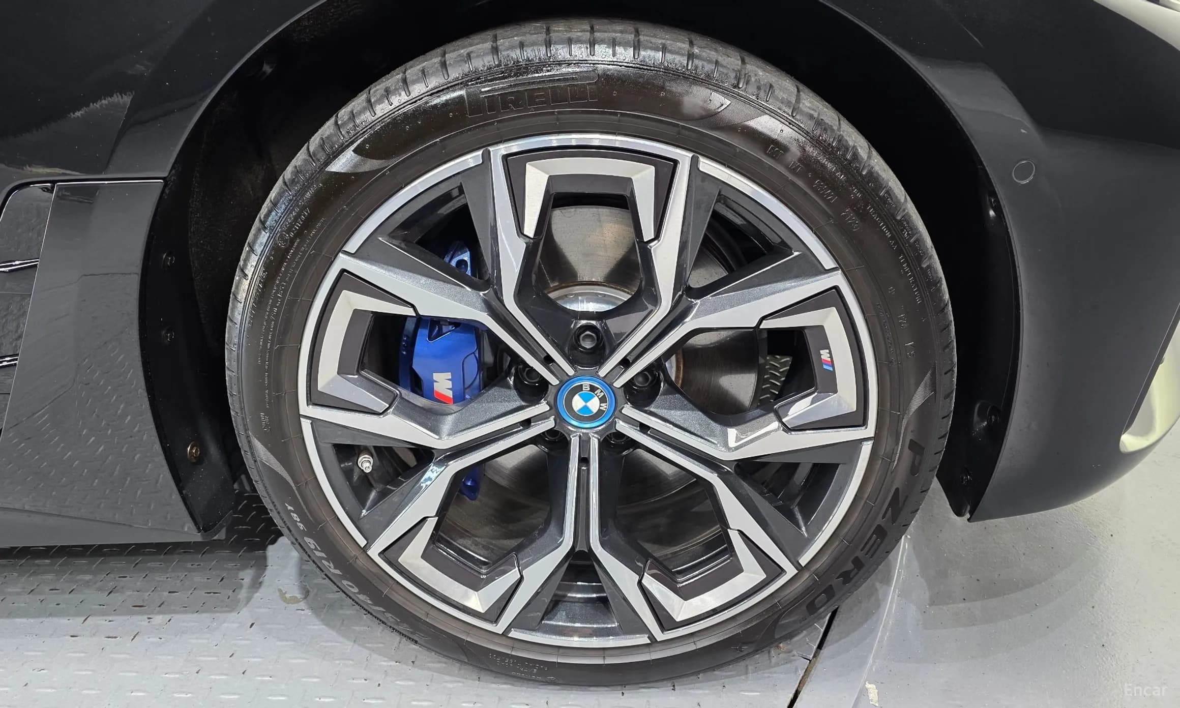 i4