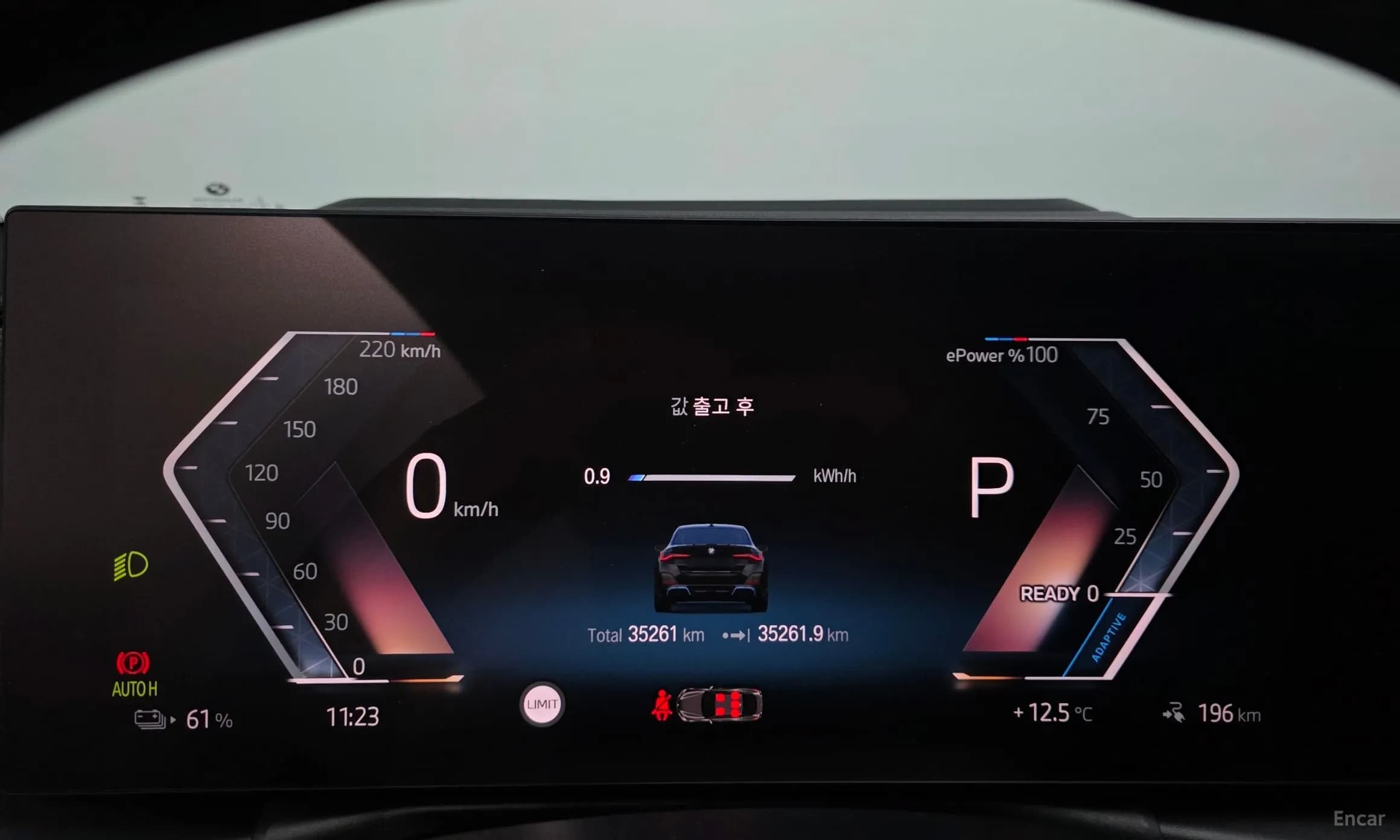 i4