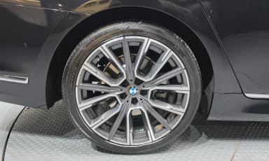 7 Series (G11)