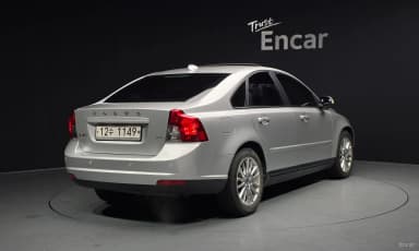 S40