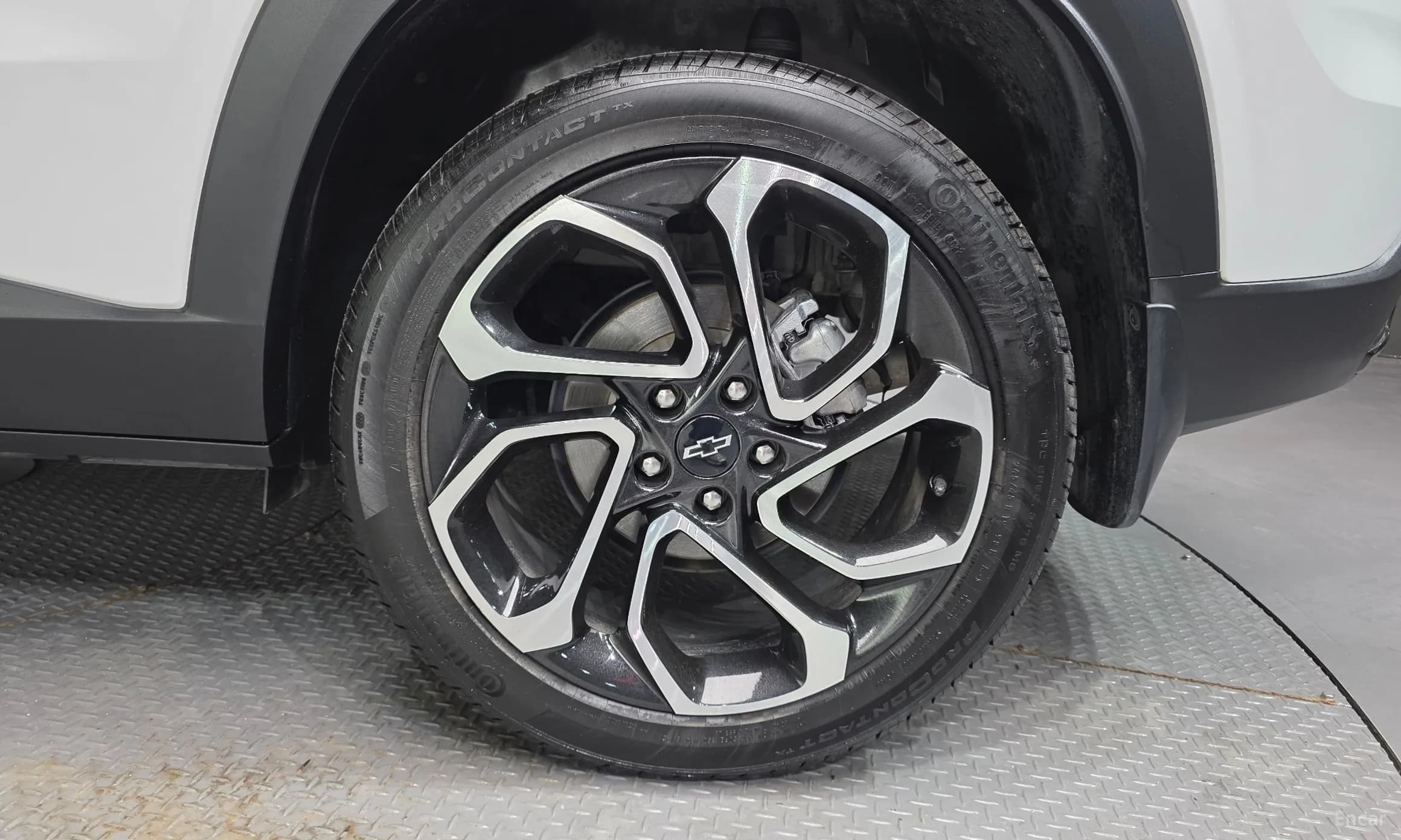 Trax Crossover