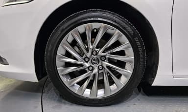 ES300h 7th Generation