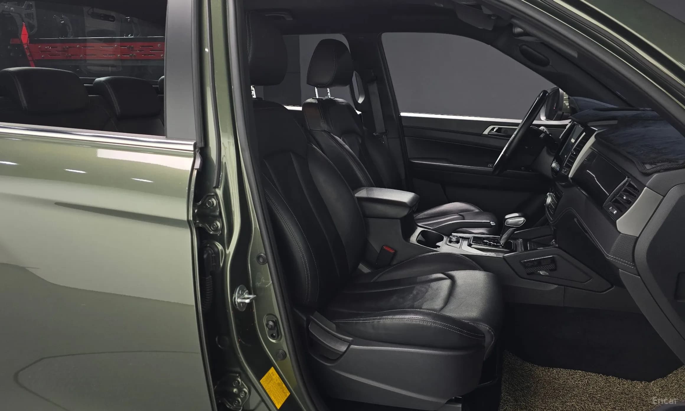 Rexton Sports Khan