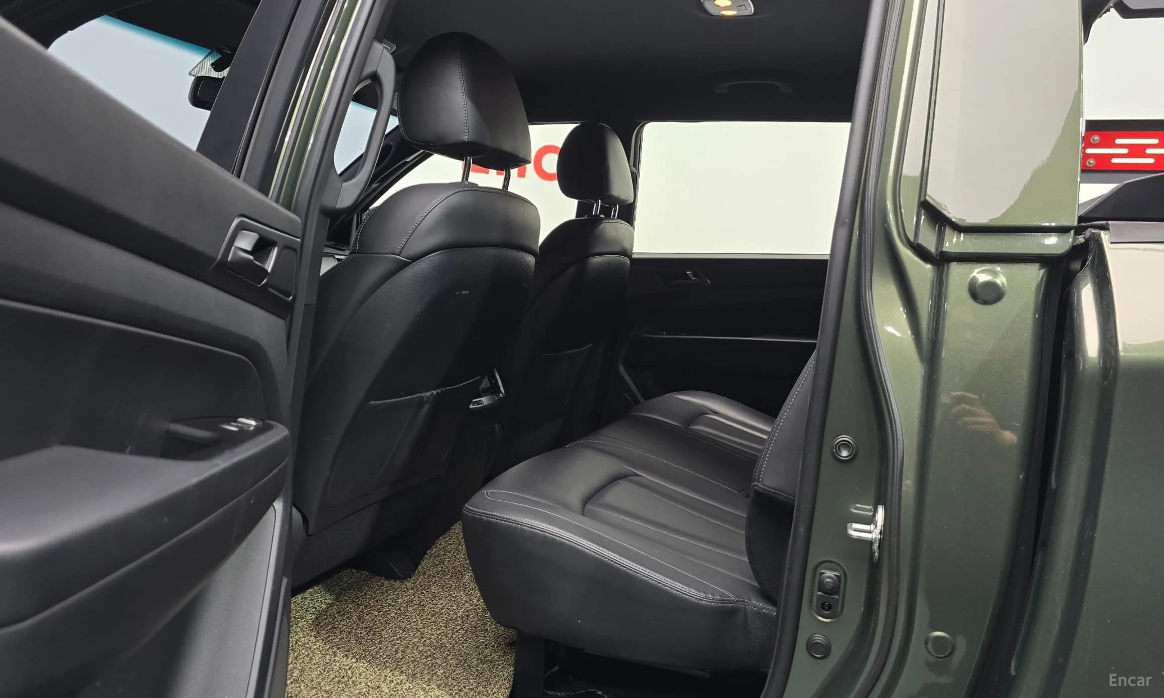 Rexton Sports Khan