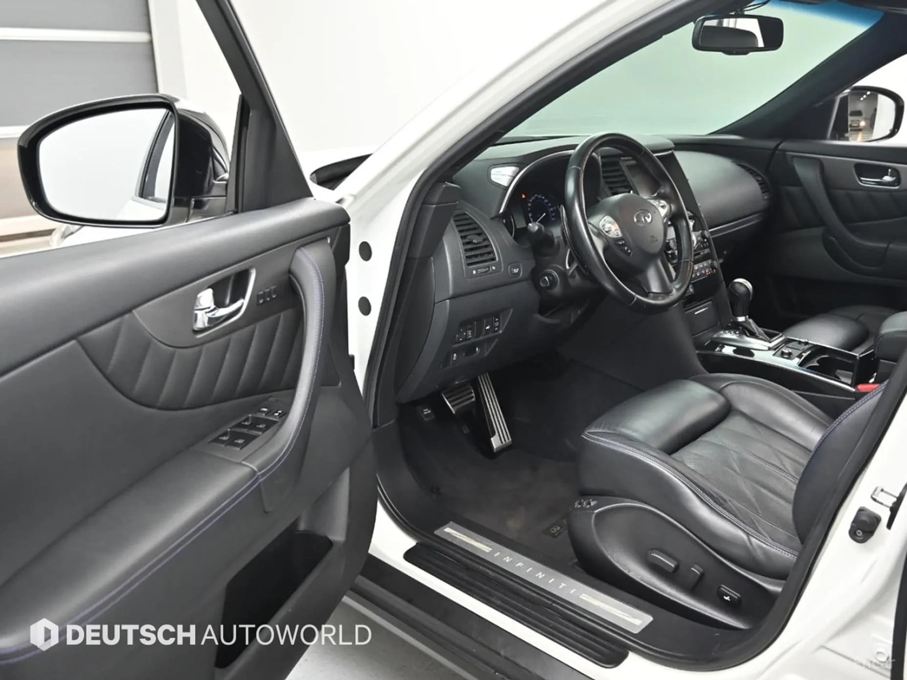 QX70
