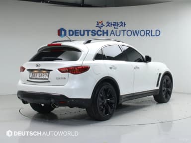 QX70