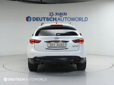 QX70