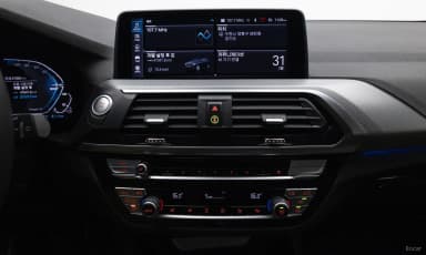 X3 (G01)