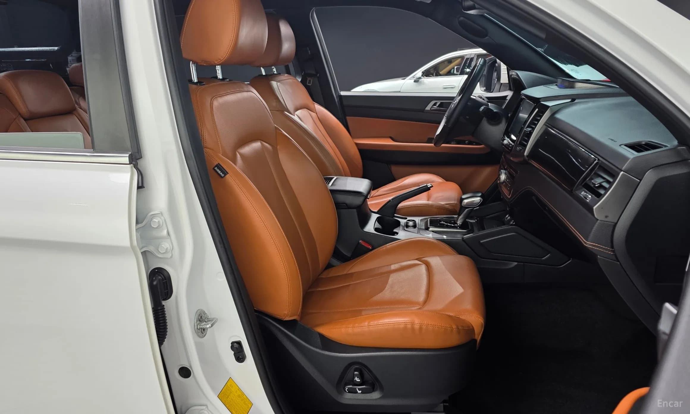 Rexton Sports Khan