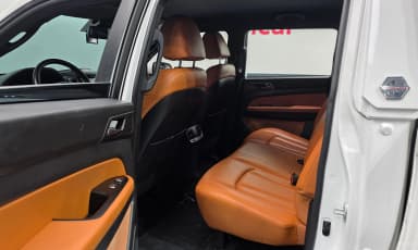 Rexton Sports Khan
