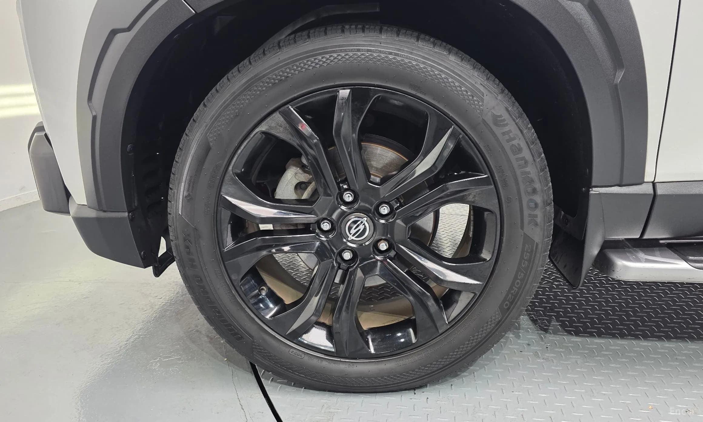Rexton Sports Khan